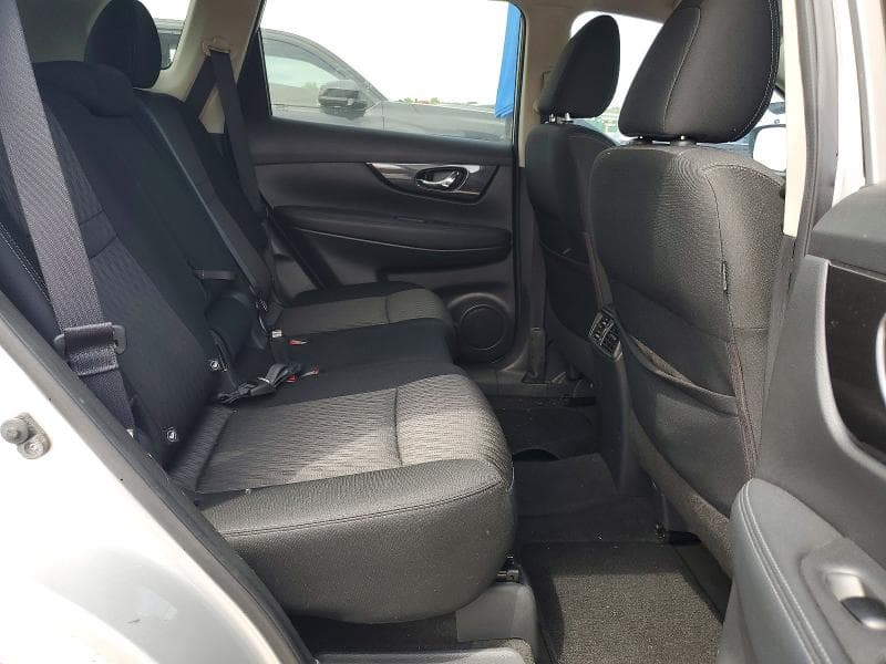 2017 NISSAN ROGUE 11