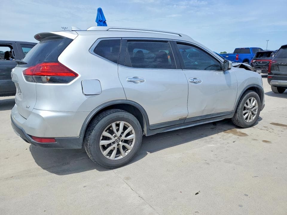 2017 NISSAN ROGUE 3