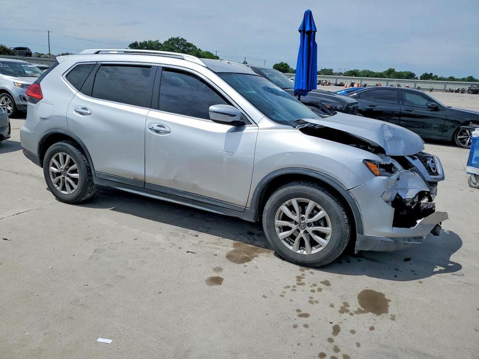 2017 NISSAN ROGUE 4