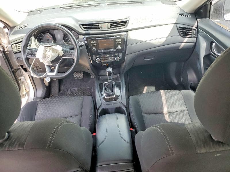 2017 NISSAN ROGUE 8