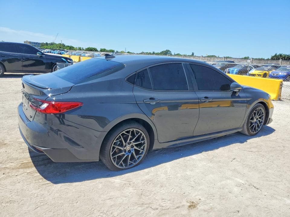 2025 TOYOTA CAMRY SE 3