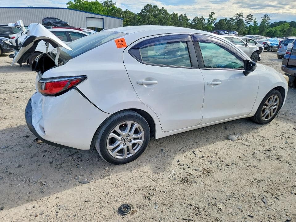 2017 TOYOTA YARIS IA BASE 3