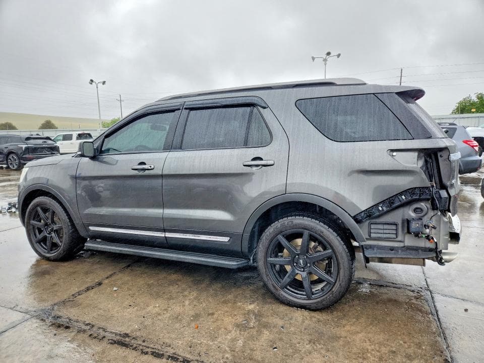 2017 FORD EXPLORER XLT 2