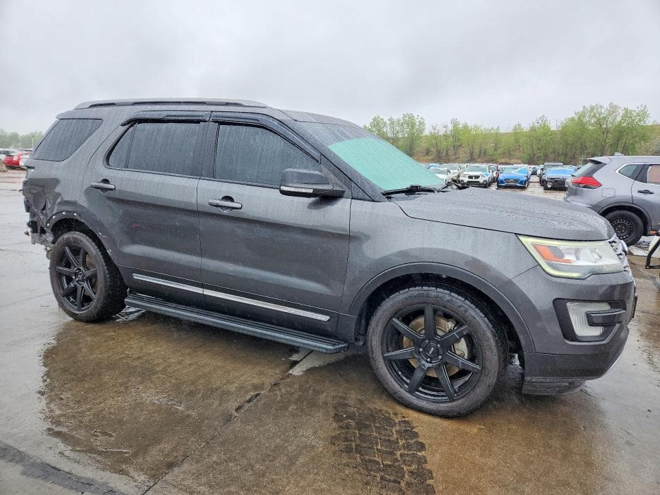 2017 FORD EXPLORER XLT 4