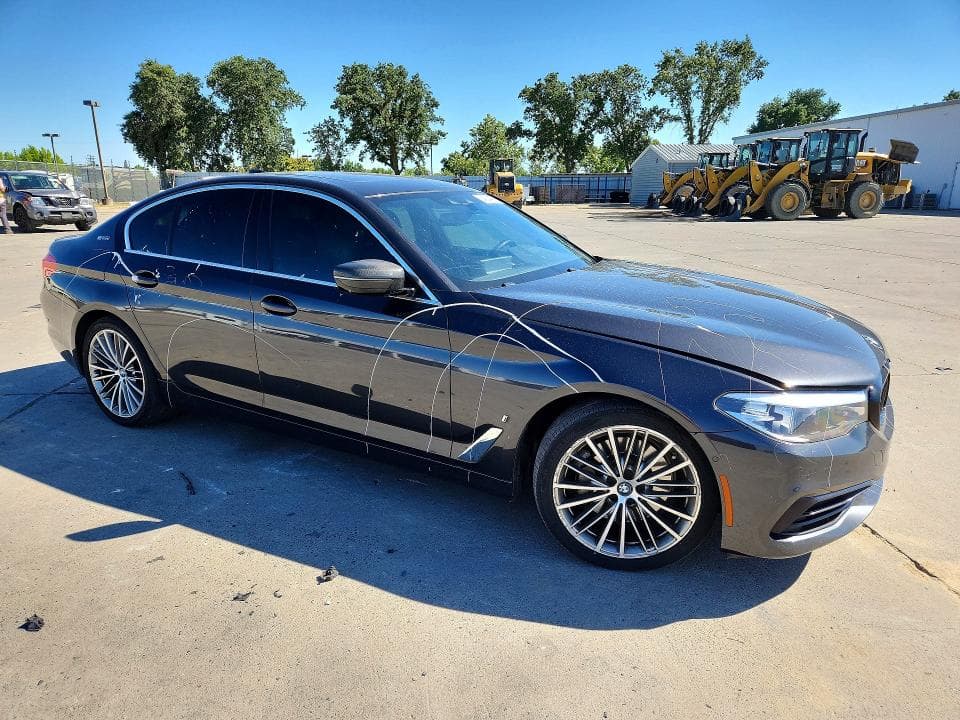 2019 BMW 530E 4
