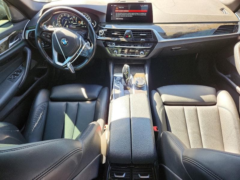 2019 BMW 530E 8