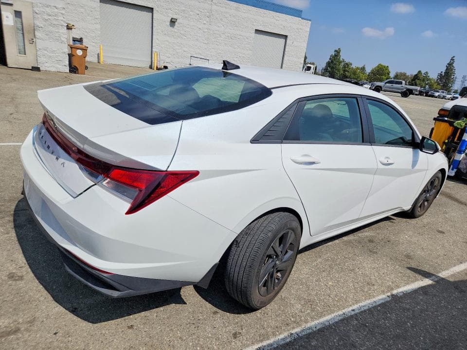 2023 HYUNDAI ELANTRA SEL 3