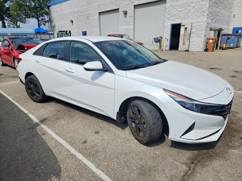 2023 HYUNDAI ELANTRA SEL 4