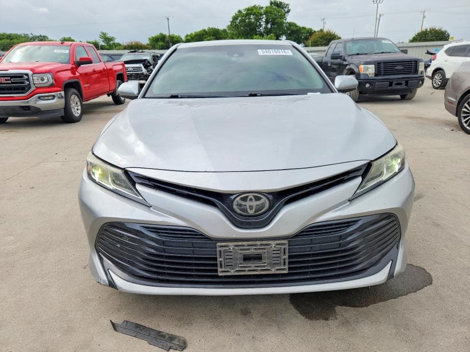 2018 TOYOTA CAMRY LE LE 5