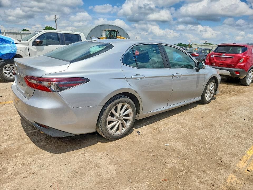 2021 TOYOTA CAMRY LE LE 3