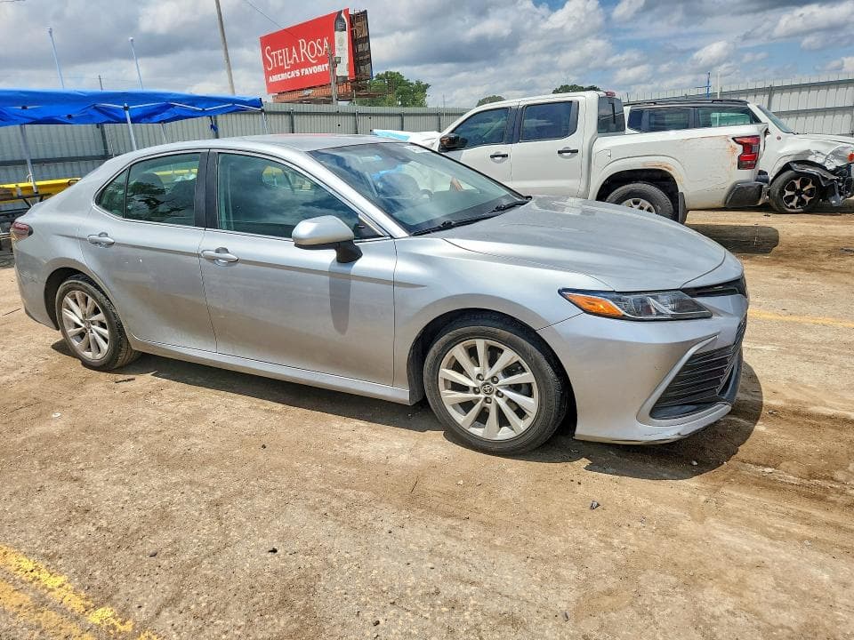 2021 TOYOTA CAMRY LE LE 4