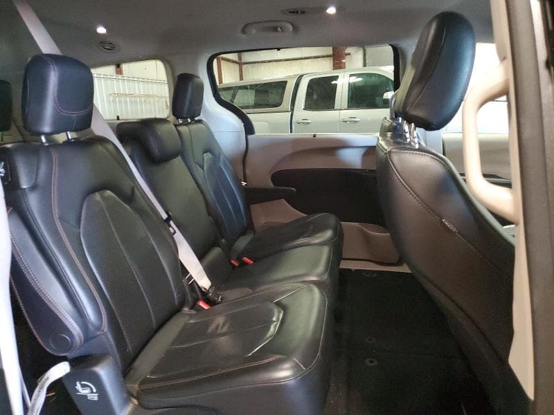 2019 CHRYSLER PACIFICA TOURING L 11