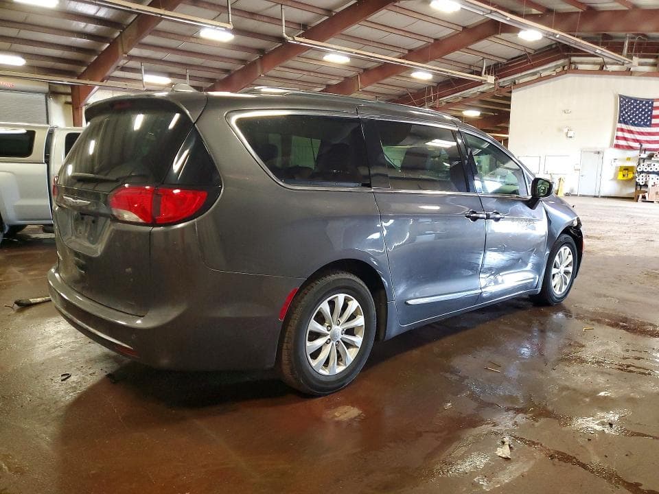 2019 CHRYSLER PACIFICA TOURING L 3