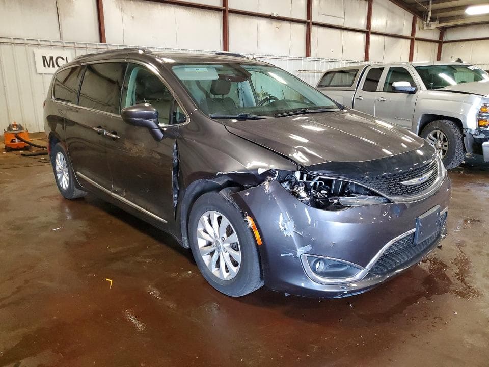 2019 CHRYSLER PACIFICA TOURING L 4