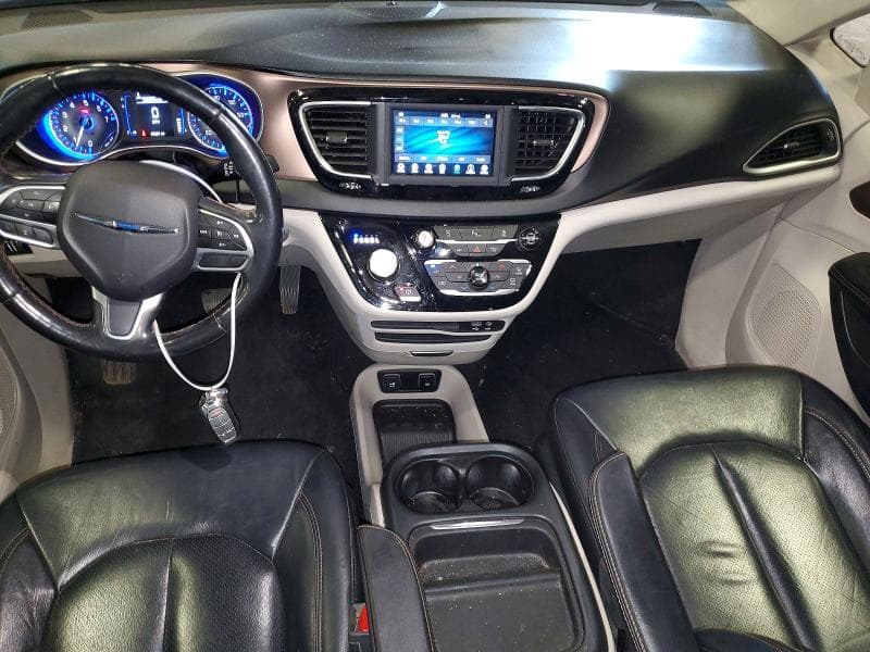 2019 CHRYSLER PACIFICA TOURING L 8