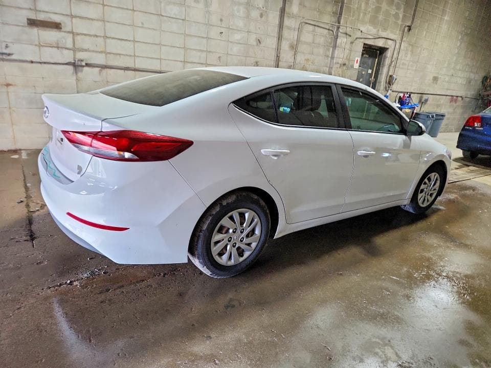 2018 HYUNDAI ELANTRA SE SE 3