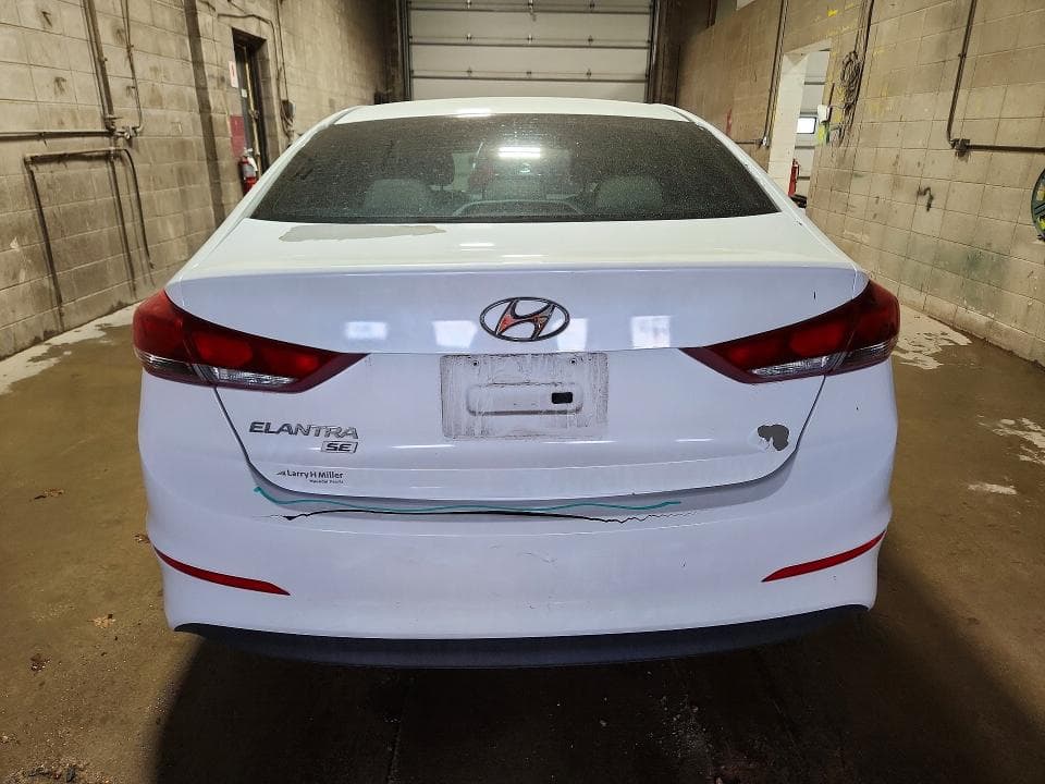 2018 HYUNDAI ELANTRA SE SE 6