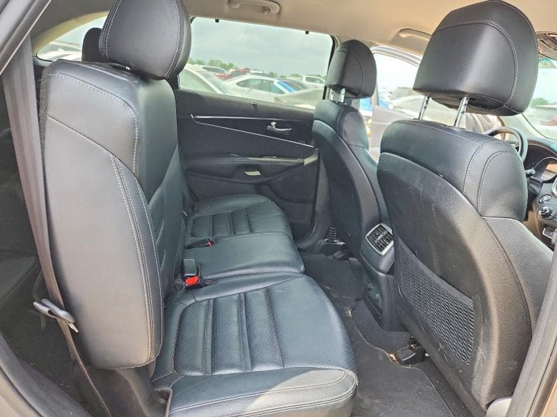 2017 KIA SORENTO EX 11