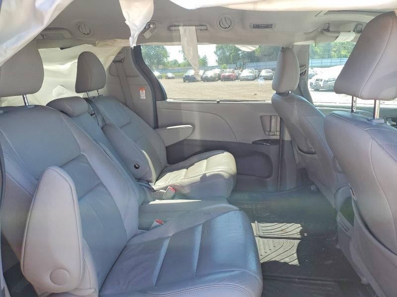 2017 TOYOTA SIENNA XLE 8-PASSENGER XLE 8-PASSENGER 11