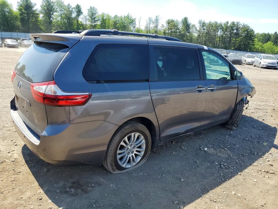 2017 TOYOTA SIENNA XLE 8-PASSENGER XLE 8-PASSENGER 3