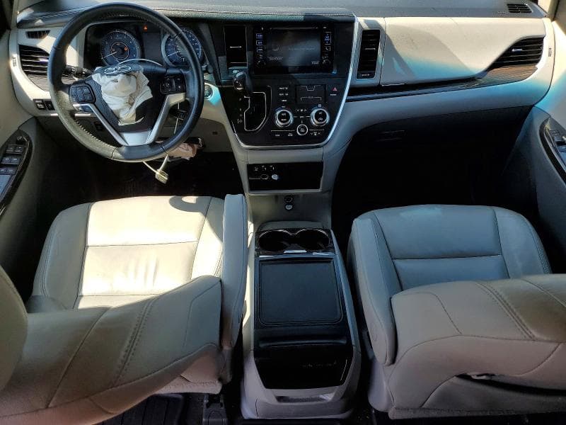 2017 TOYOTA SIENNA XLE 8-PASSENGER XLE 8-PASSENGER 8
