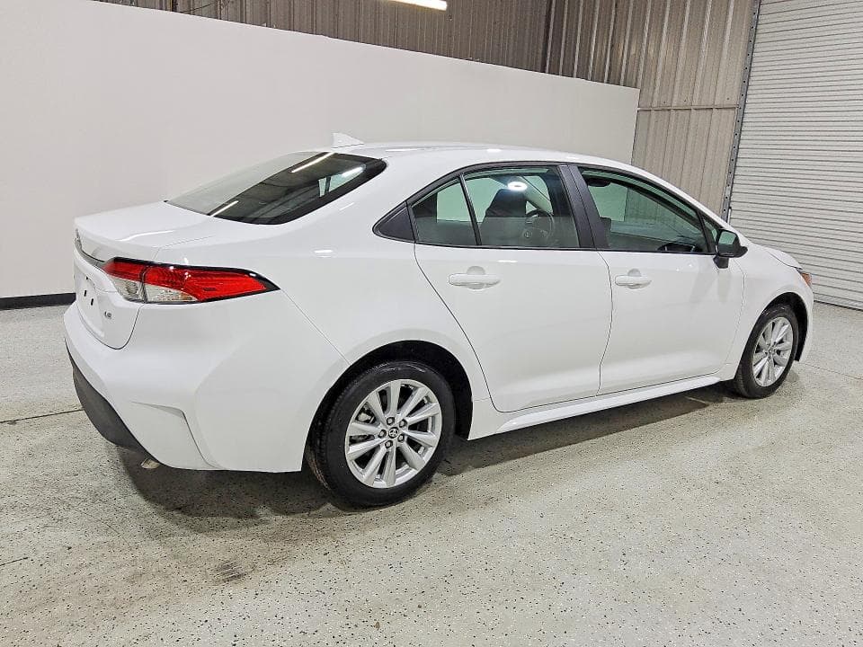 2026 TOYOTA COROLLA LE 3