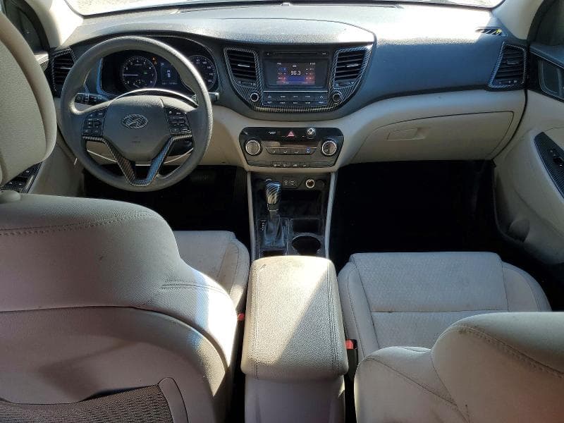 2017 HYUNDAI TUCSON SE SE 8