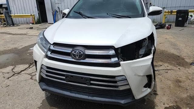 2018 TOYOTA HIGHLANDER LIMITED 15