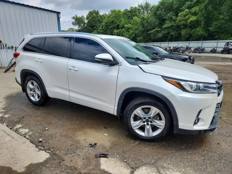 2018 TOYOTA HIGHLANDER LIMITED 4