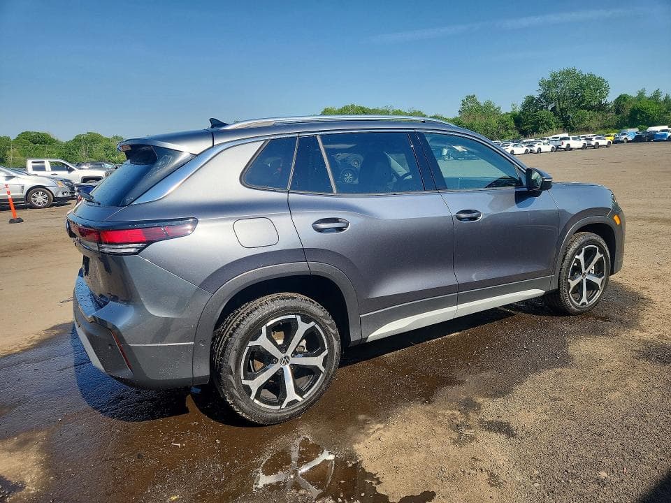2025 VOLKSWAGEN TIGUAN SE 3