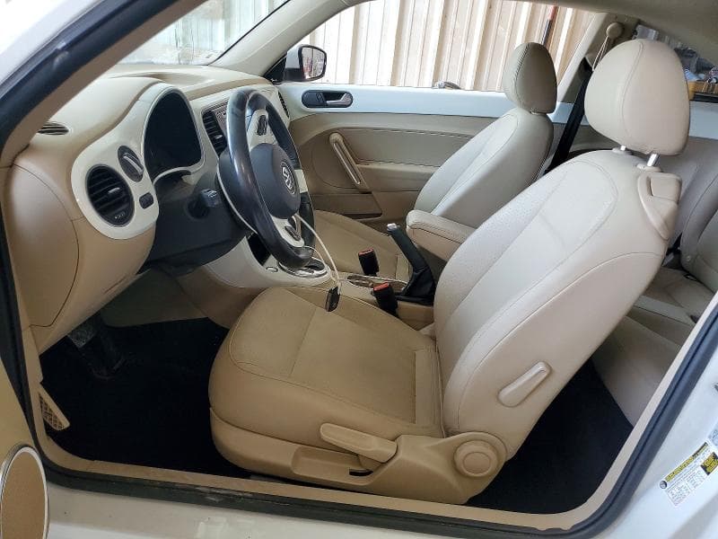 2019 VOLKSWAGEN BEETLE SE 7