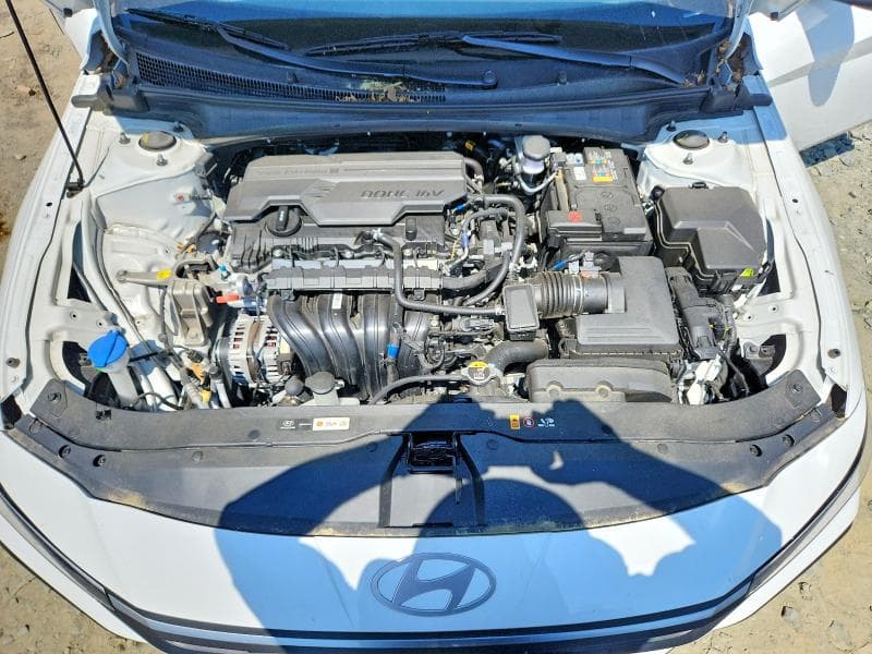 2024 HYUNDAI ELANTRA SE 11