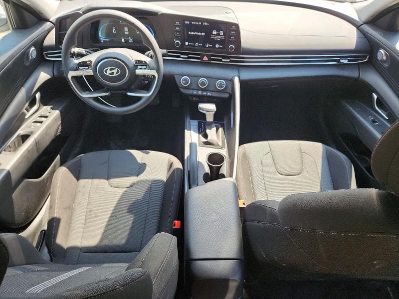 2024 HYUNDAI ELANTRA SE 8
