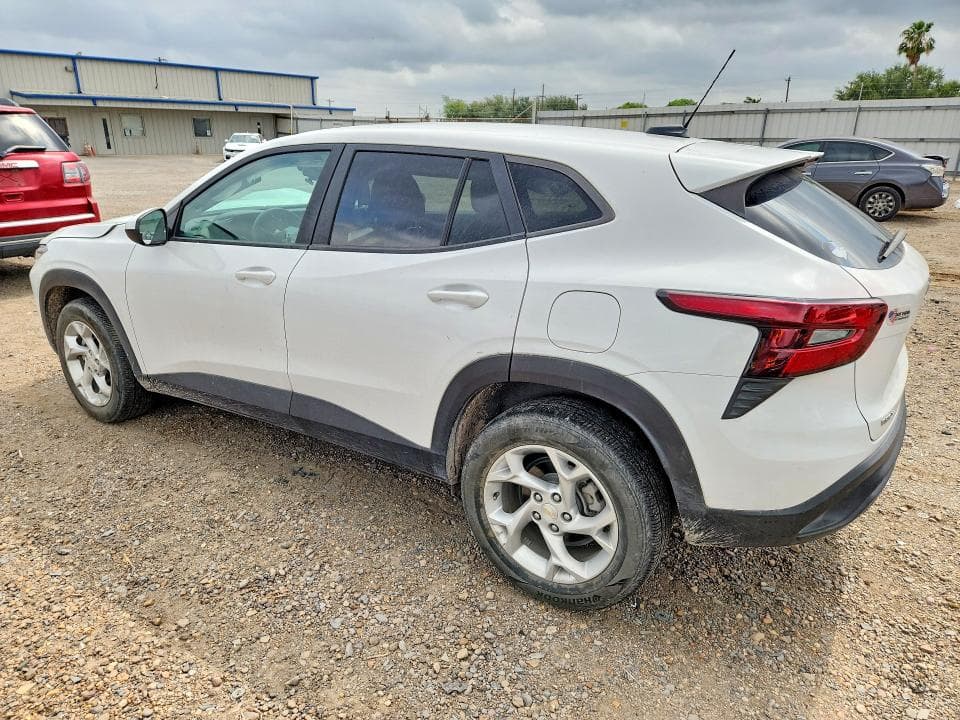 2024 CHEVROLET TRAX LS 2