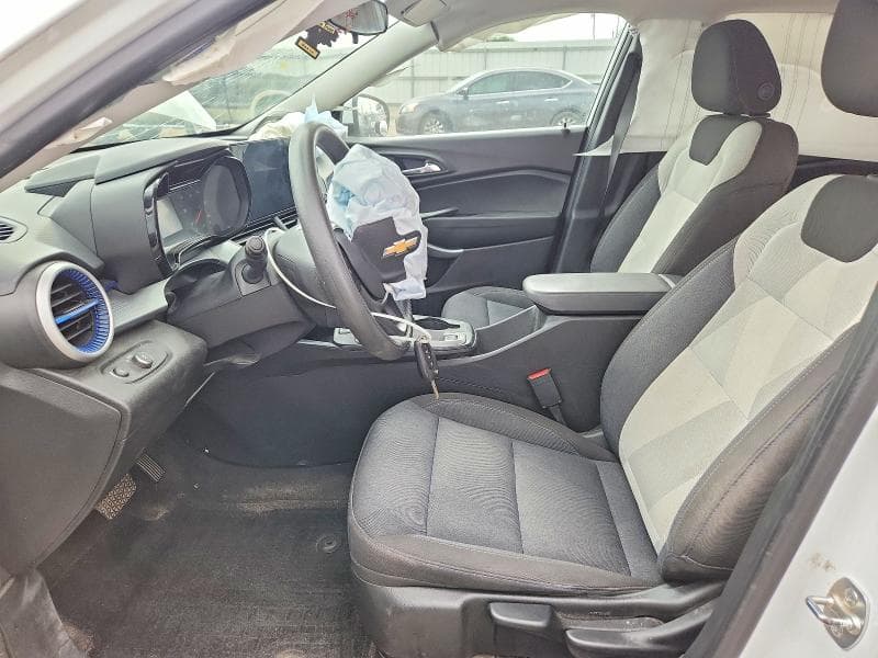 2024 CHEVROLET TRAX LS 7