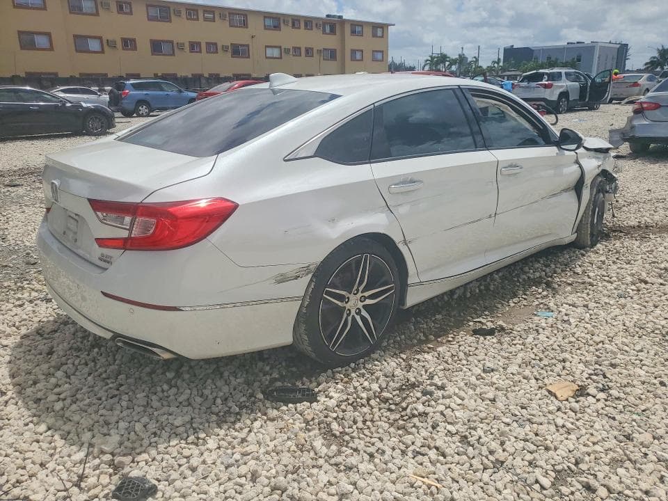 2022 HONDA ACCORD TOURING 3