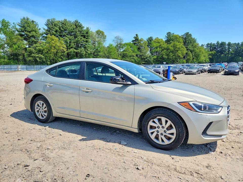 2017 HYUNDAI ELANTRA SE SE 4