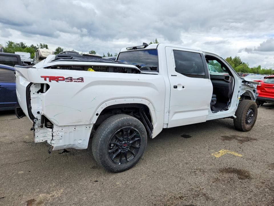 2025 TOYOTA TUNDRA LIMITED LIMITED 3