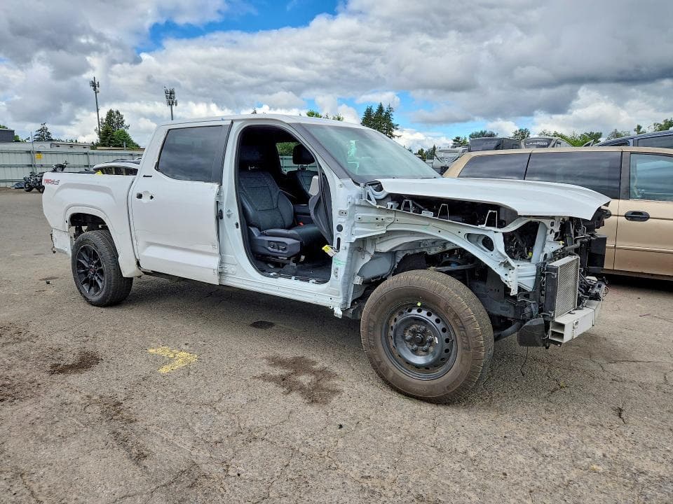 2025 TOYOTA TUNDRA LIMITED LIMITED 4