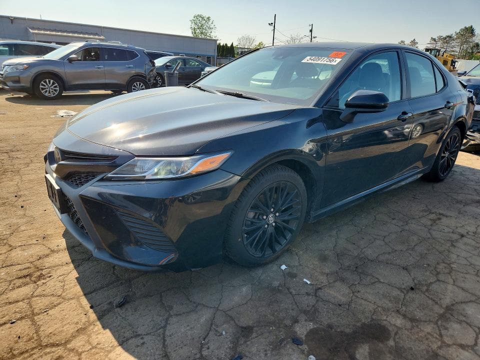 2019 TOYOTA CAMRY SE - 1