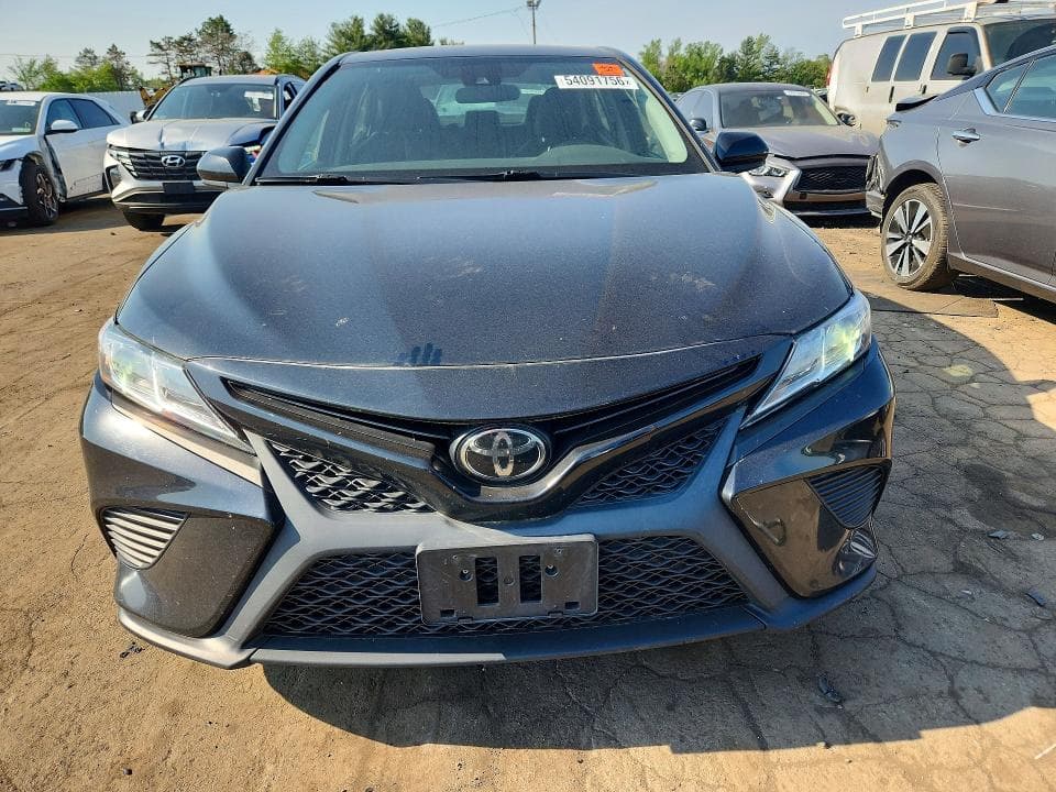 2019 TOYOTA CAMRY SE 5