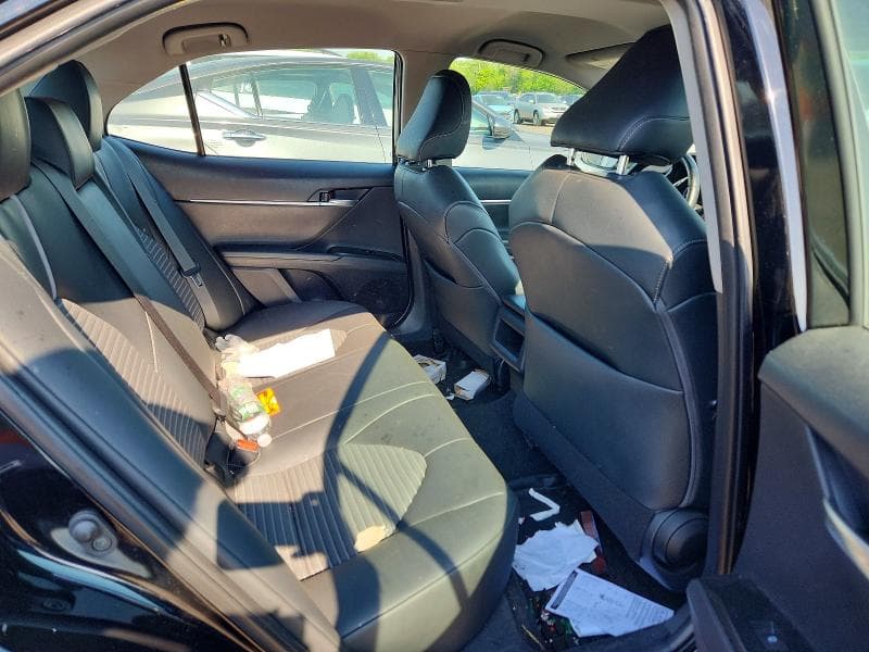 2019 TOYOTA CAMRY SE 10