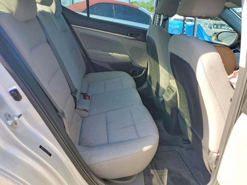 2018 HYUNDAI ELANTRA SEL 10