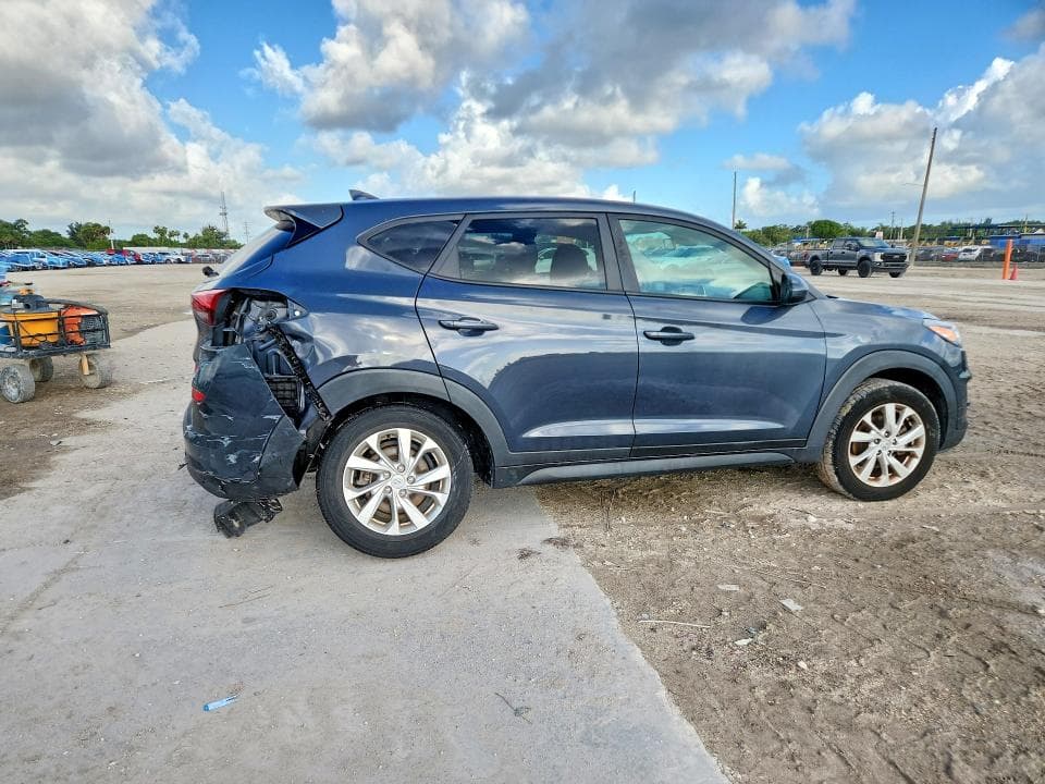 2020 HYUNDAI TUCSON SE 3