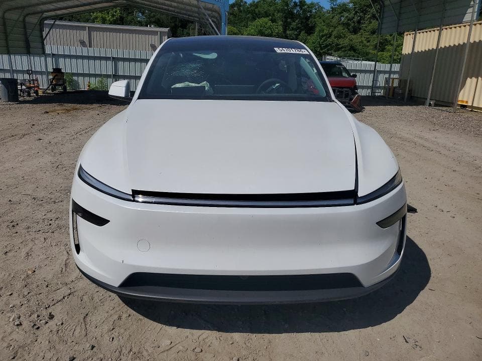 2026 TESLA MODEL Y 5