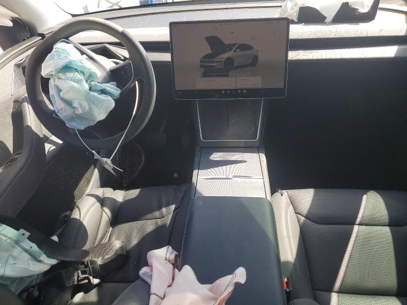 2026 TESLA MODEL Y 8