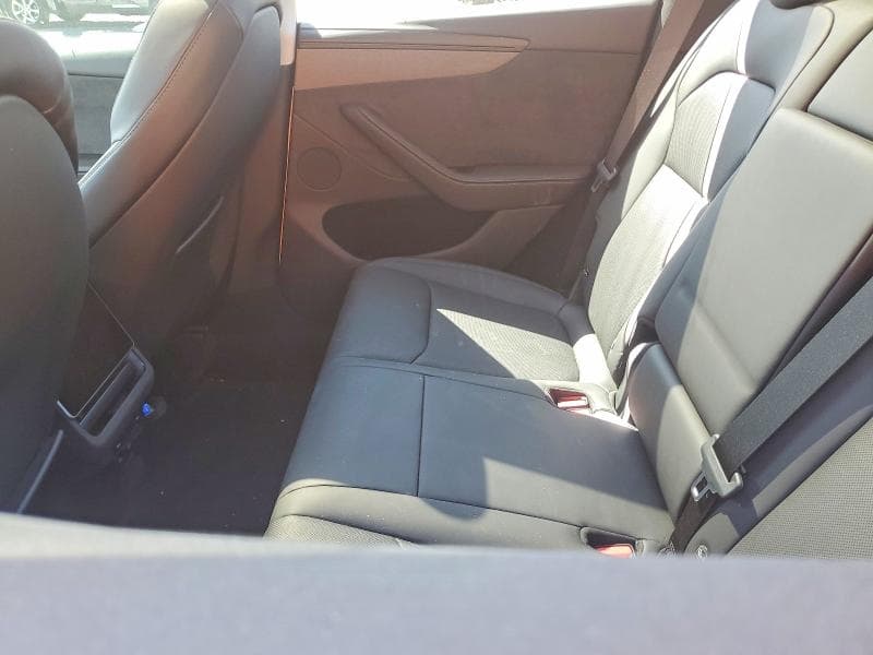 2026 TESLA MODEL Y 10