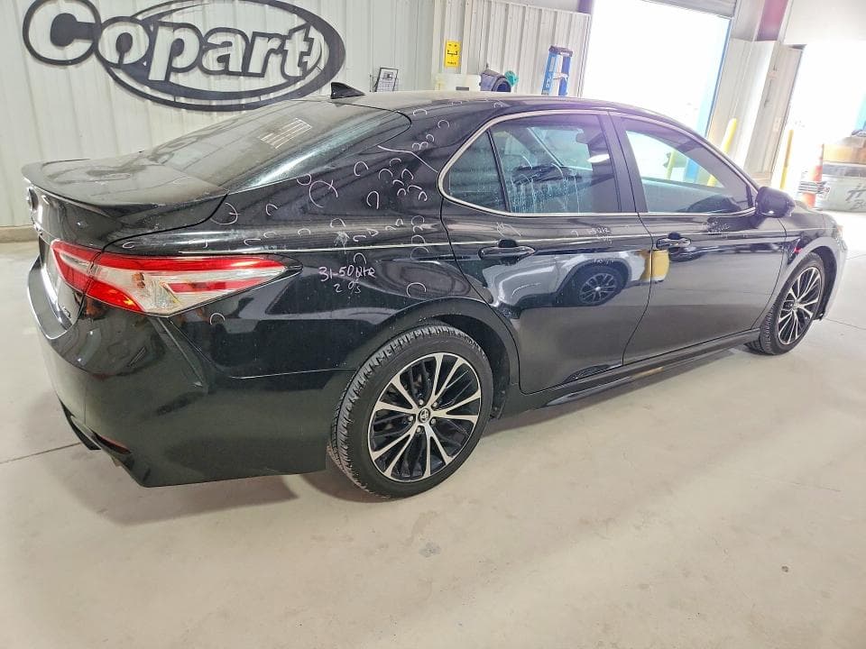 2020 TOYOTA CAMRY SE SE 3