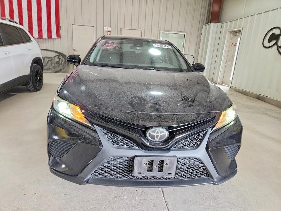 2020 TOYOTA CAMRY SE SE 5
