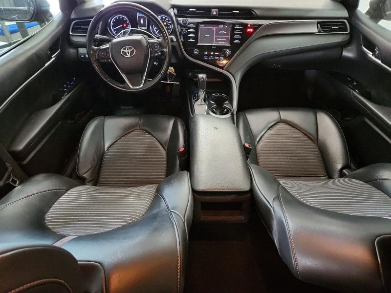 2020 TOYOTA CAMRY SE SE 8